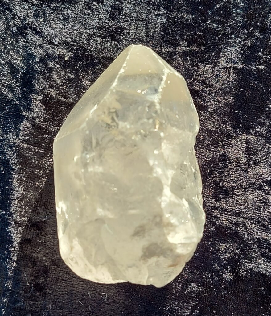 grosse pointe de cristal de roche