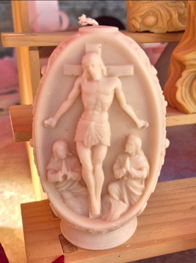 Bougie Jésus sur la Croix en cire naturelle de colza ❤️