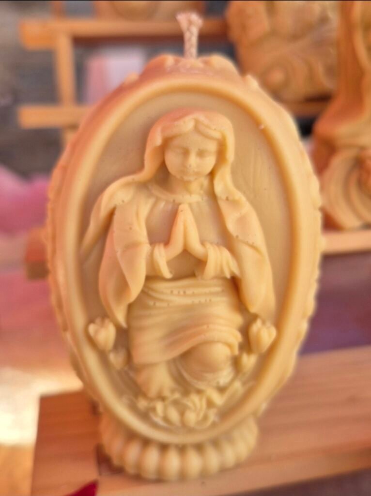 bougie religieuse chrétienne marie en prière